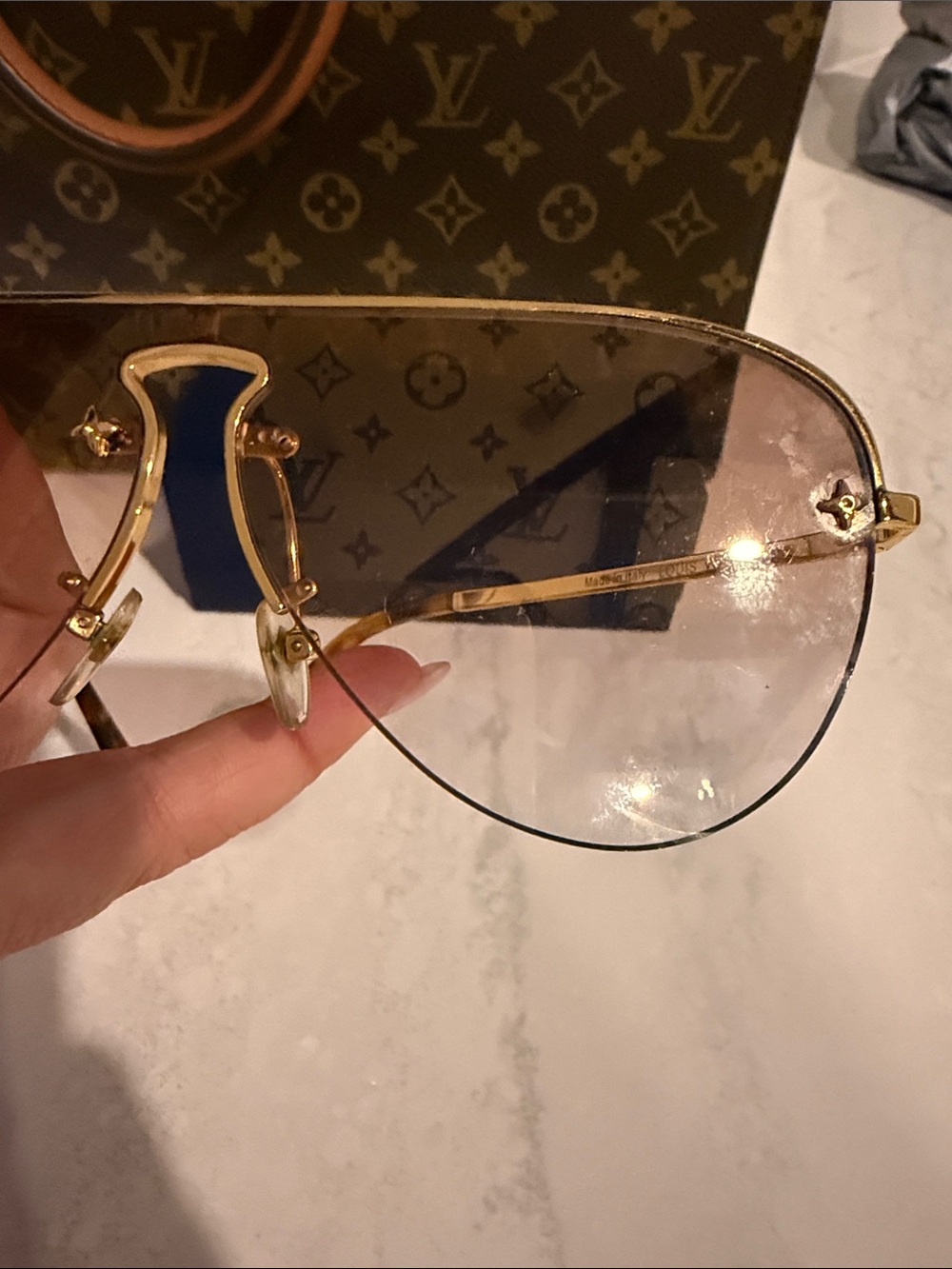 Louis Vuitton Gold Frame Sunglasses with Brown Gradient monogram logo Lenses - Picture 4 of 7